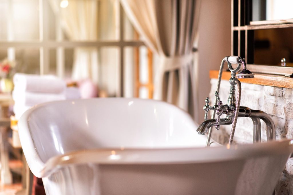 Hidden Dangers in Your Bathroom: Is your bathtub leaching lead?