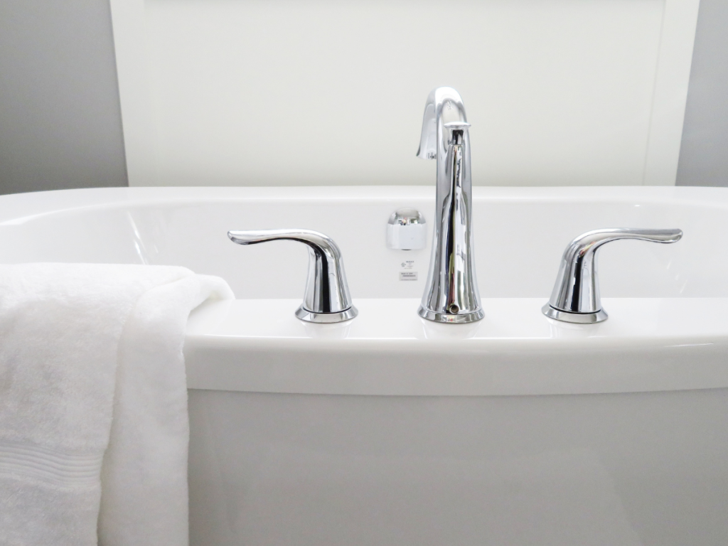 Bathtub Refinishing Warranty: What Homeowners Need to Know